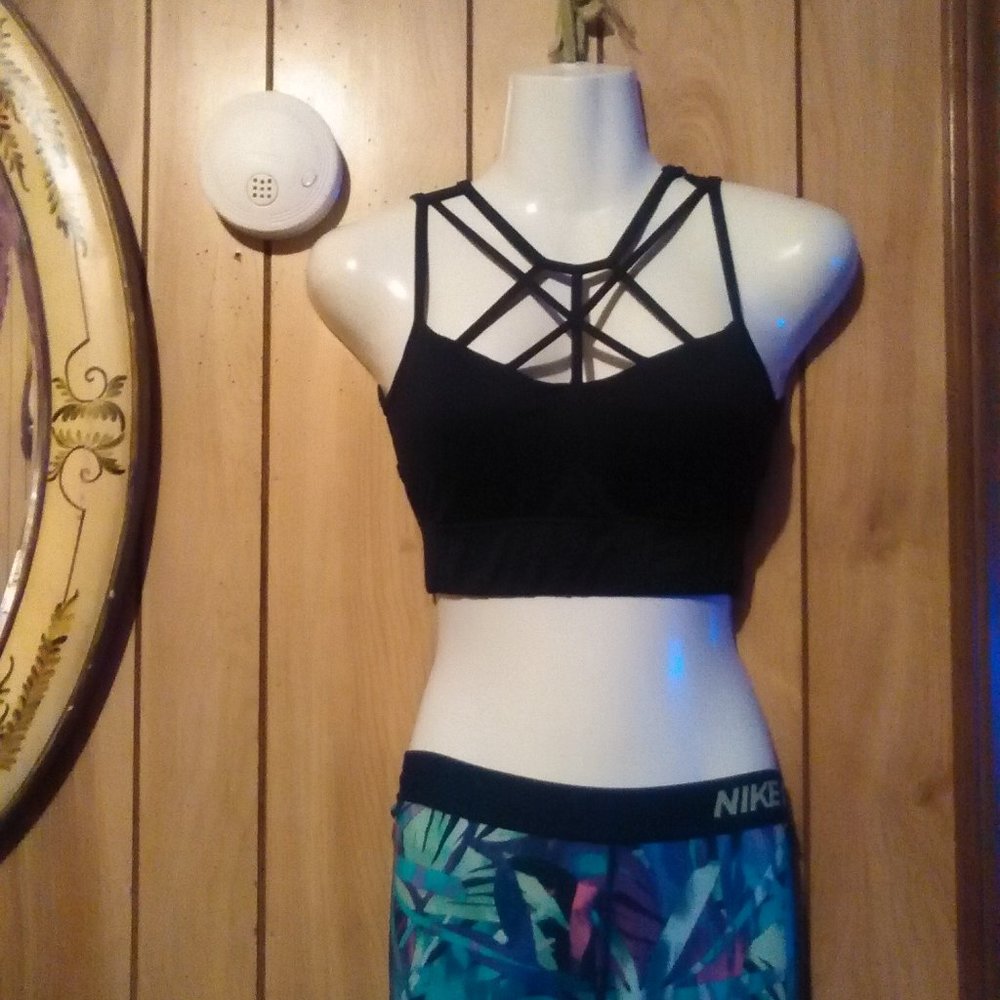 Jessica Simpson sport bra